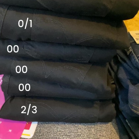 Levi’s - Picture 3 of 5